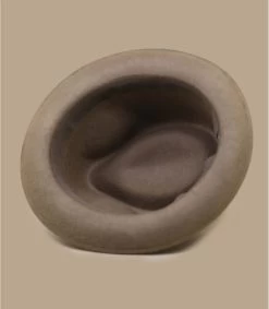 Aleksi Beige 11 Aleksi Beige -Arrêt. Aller. Chapeau. aleksi beige 4