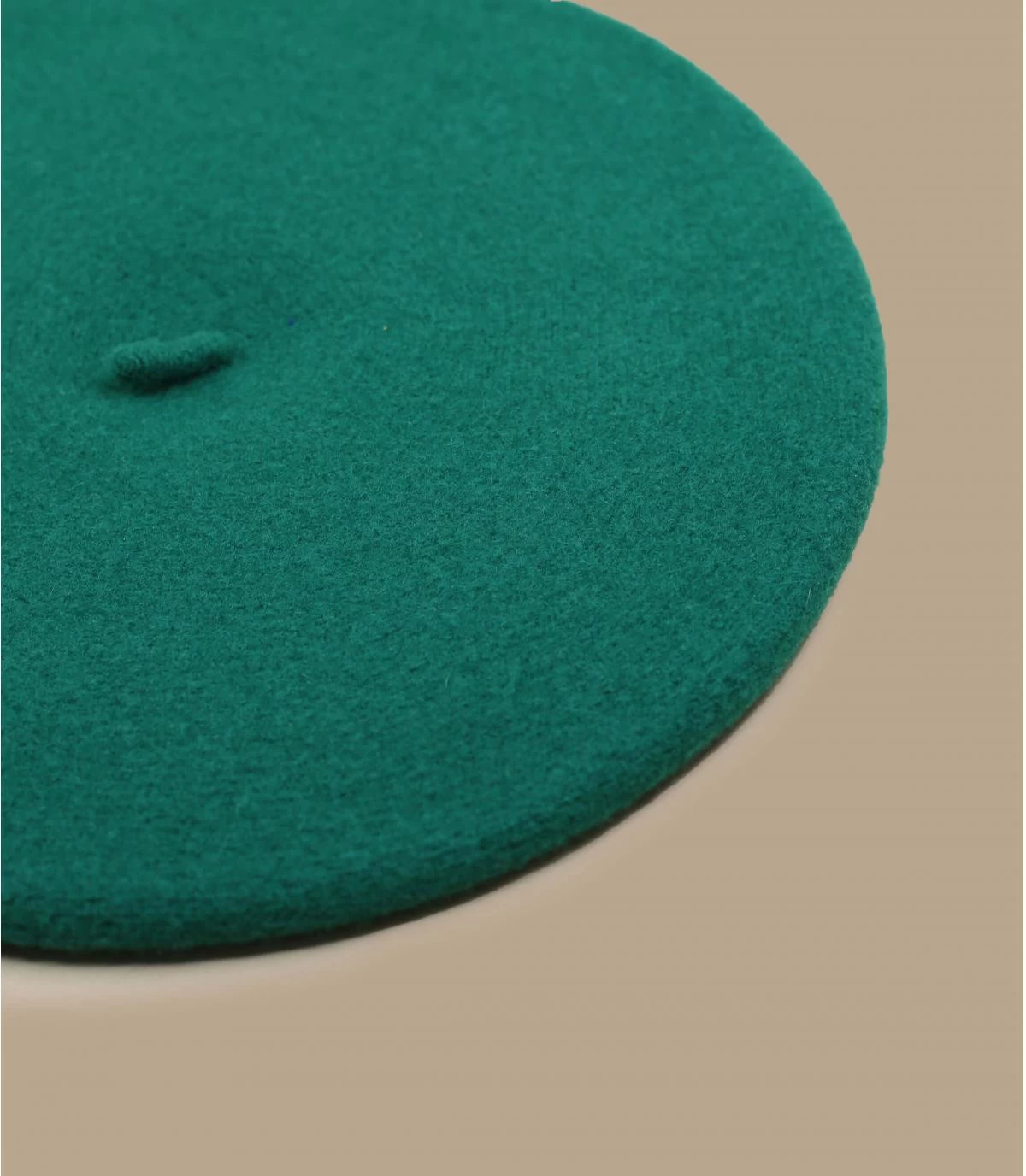 Beret Classique Vert Emeraude 4 Beret Classique Vert Emeraude – Image 2