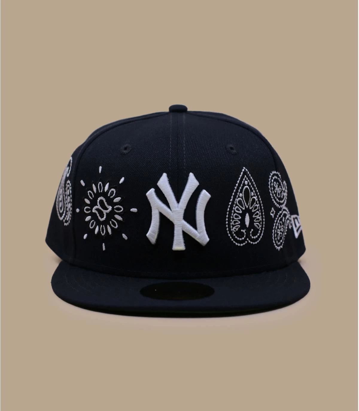 NEW ERA Casquette MLB AOP Paisley 59Fifty NY 4 NEW ERA Casquette MLB AOP Paisley 59Fifty NY – Image 2