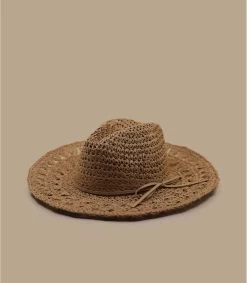 Renata Camel -Arrêt. Aller. Chapeau. renata camel 1