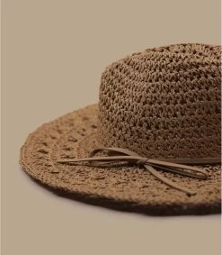 Renata Camel -Arrêt. Aller. Chapeau. renata camel 3