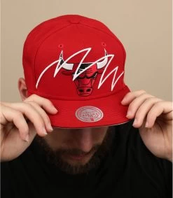 Mitchell & Ness Shark Bite Bulls