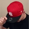 NEW ERA Snapback NY Rouge Noire 1 NEW ERA Snapback NY Rouge Noire -Arrêt. Aller. Chapeau. snapback ny rouge noireSnapback20ny20rouge20Snapback20NY20rouge20noire