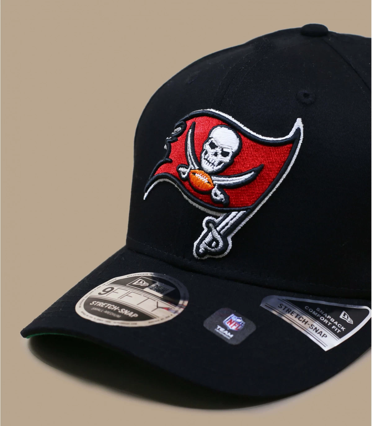 NEW ERA Team Colour 950 Stretch Snap Buccanners 5 NEW ERA Team Colour 950 Stretch Snap Buccanners – Image 3