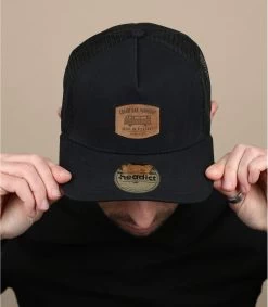 Trucker Combi Bay Window Black