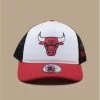 NEW ERA Trucker Team Color Block Bulls 2 NEW ERA Trucker Team Color Block Bulls -Arrêt. Aller. Chapeau. trucker team color block bulls